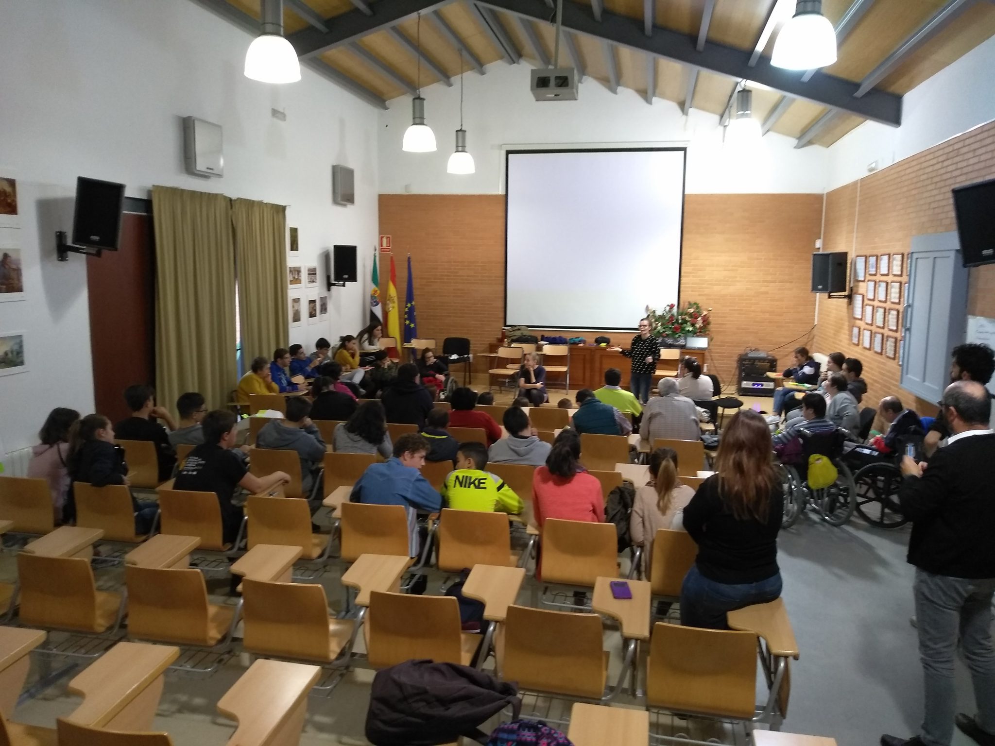 Taller en el IES Castillo de Luna (Alburquerque). Proyecto Objetiv@