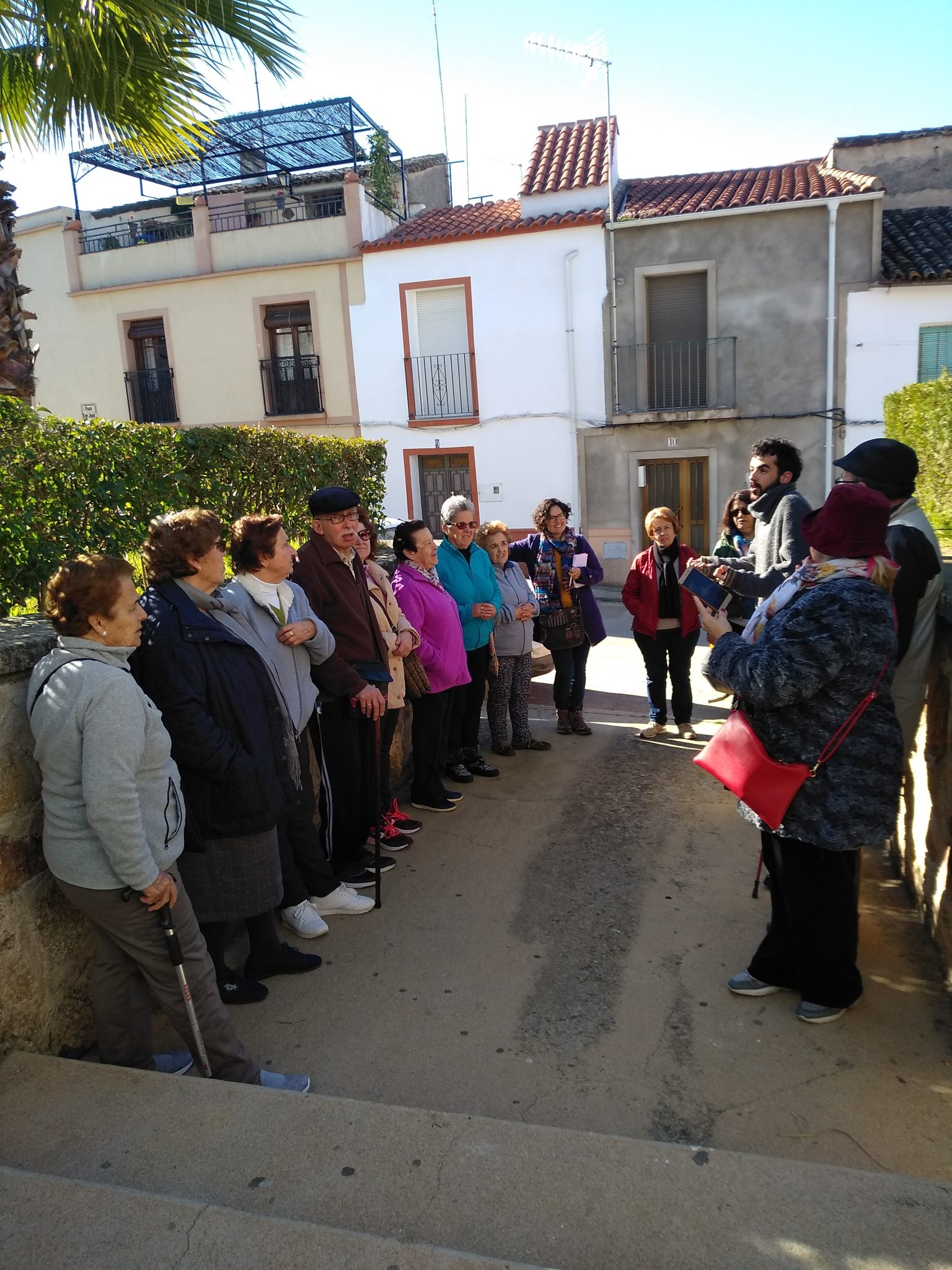 Paseo con el Centro de Mayores de Alburquerque (Proyecto Memoria de las Mujeres).