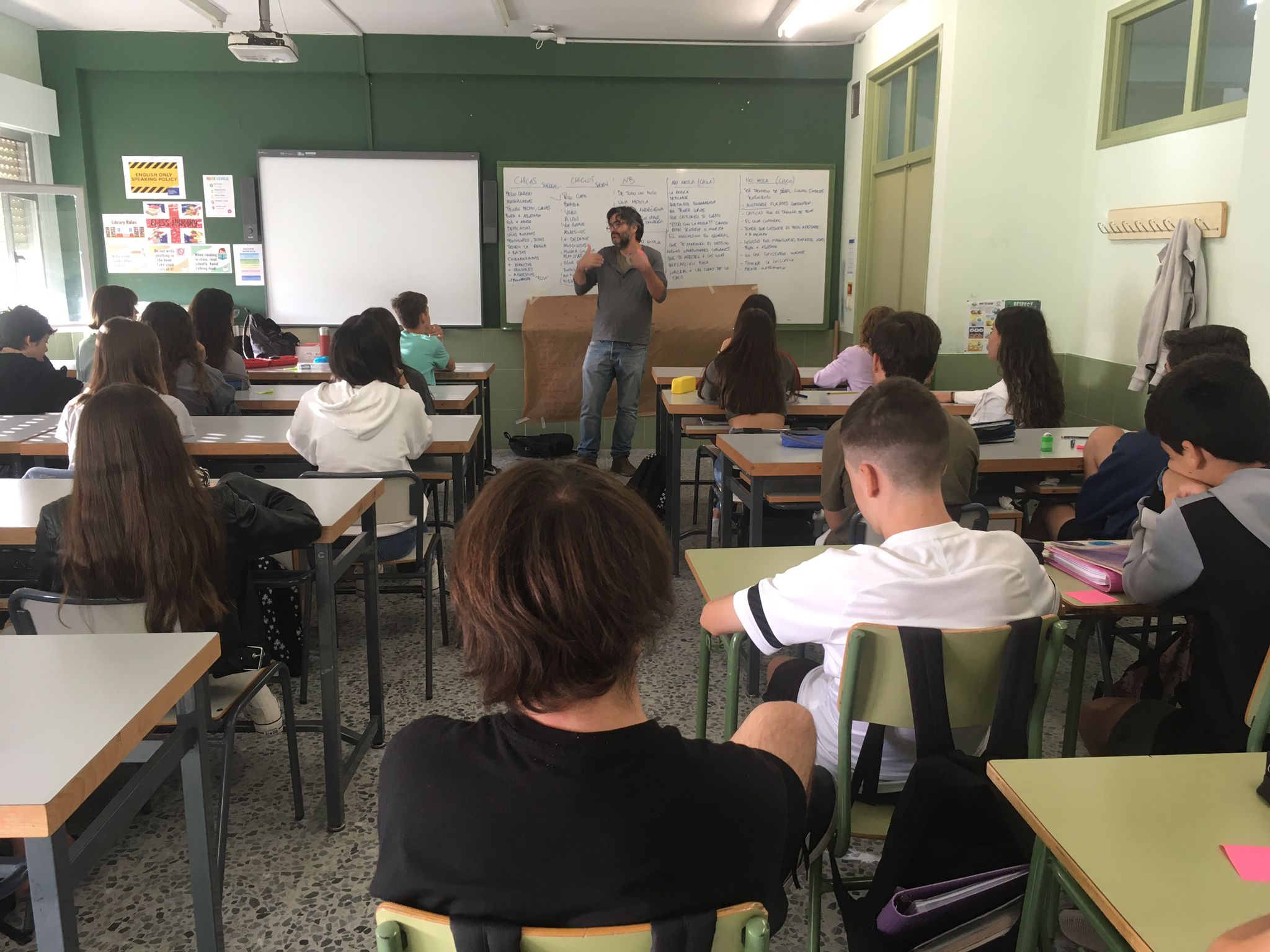 ¿ME ENTIENDES O TE HAGO UN DIBUJO? HABLAMOS DE SEXUALIDAD CON LA JUVENTUD