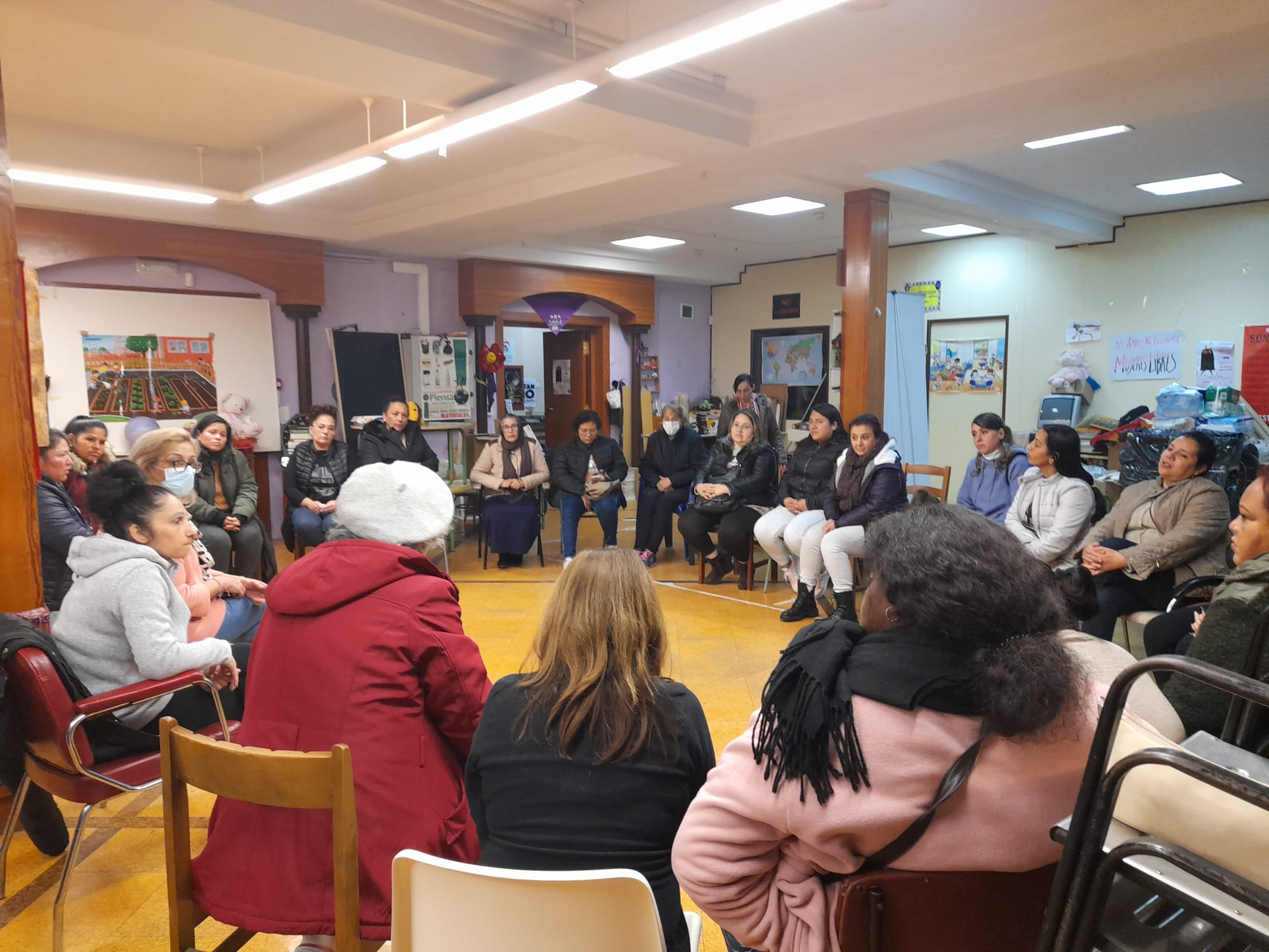 ENTRE EL FEMINISMO Y EL PACIFISMO: EL TRAMPOLÍN PARA EL CAMBIO
